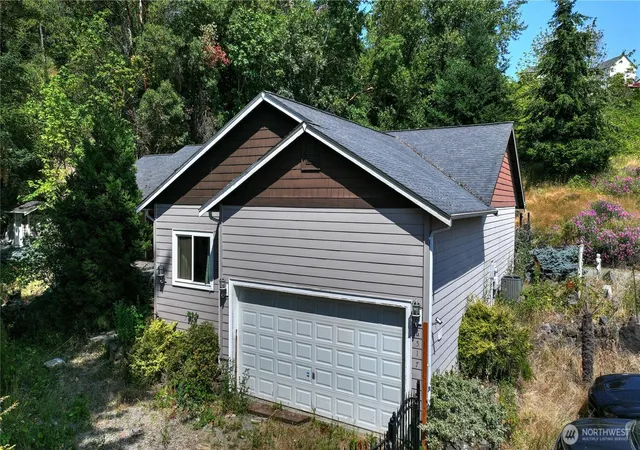 Photo 1 of Single family home for sale at 6517 12th Street E, Fife, WA 98424 | MLS# NWM2555486 | Listing updated on 2026-09-22