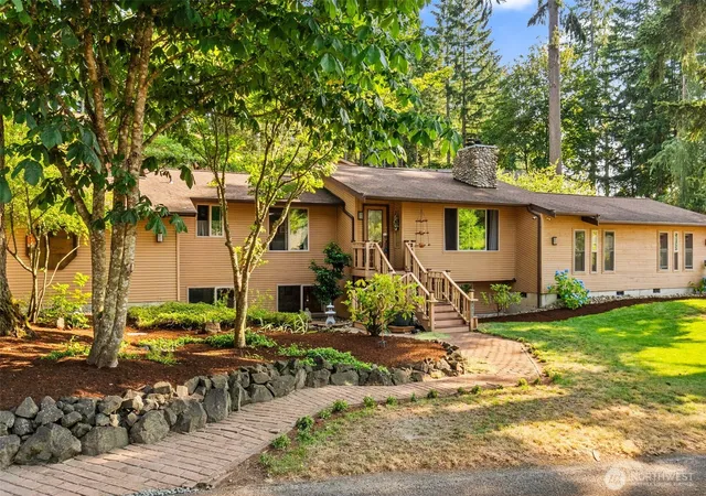 Photo 1 of Single family home for sale at 6912 43rd Loop Se, Lacey, WA 98503 | MLS# NWM2555507 | Listing updated on 2026-09-22