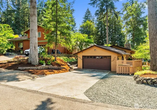 Photo 3 of Single family home for sale at 6912 43rd Loop Se, Lacey, WA 98503 | MLS# NWM2555507 | Listing updated on 2026-09-22
