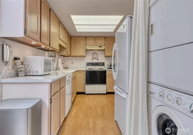 Photo 4 of Townhouse for sale at 1728 Edwards Dr #15, Point Roberts, WA 98281 | MLS# NWM2555512 | Listing updated on 2026-09-22