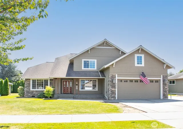 Photo 1 of Single family home for sale at 1525 Westview Cir, Lynden, WA 98264 | MLS# NWM2555571 | Listing updated on 2026-09-23