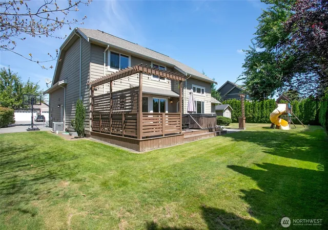 Photo 3 of Single family home for sale at 1525 Westview Cir, Lynden, WA 98264 | MLS# NWM2555571 | Listing updated on 2026-09-23