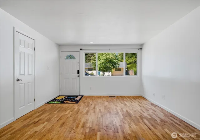 Photo 4 of Sale Pending at 1344 NE 164th Place, Bellevue, WA 98008 | MLS# NWM2555579 | Listing updated on 2026-08-17
