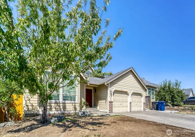 Photo 2 of Single family home for sale at 23419 23rd Avenue S, Des Moines, WA 98198 | MLS# NWM2555581 | Listing updated on 2026-09-22