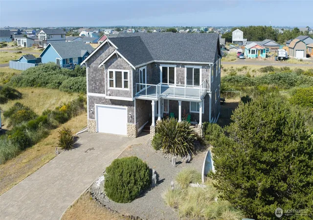 Photo 1 of Single family home for sale at 470 W Wind St, Ocean Shores, WA 98569 | MLS# NWM2555656 | Listing updated on 2026-09-21