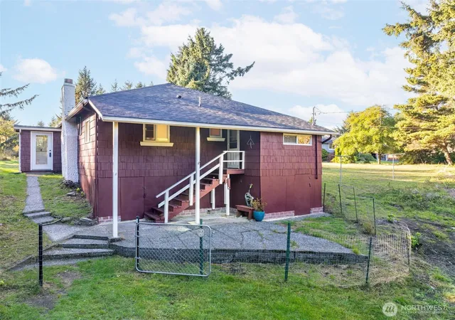 Photo 2 of Single family home for sale at 1847 Sr 105, Grayland, WA 98547 | MLS# NWM2555695 | Listing updated on 2026-09-22