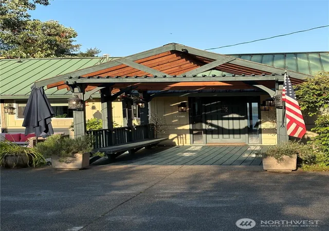 Photo 4 of Single family home for sale at 7324 Puget Beach Rd NE, Olympia, WA 98516 | MLS# NWM2555697 | Listing updated on 2026-09-26