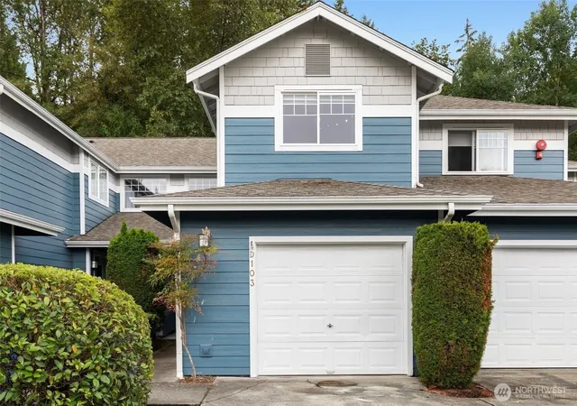Photo 3 of Townhouse for sale at 15150 140th Way Se #D103, Renton, WA 98058 | MLS# NWM2555704 | Listing updated on 2026-10-07