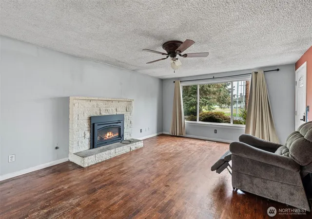 Photo 3 of Single family home for sale at 1805 N Vassault St, Tacoma, WA 98406 | MLS# NWM2555706 | Listing updated on 2026-09-23