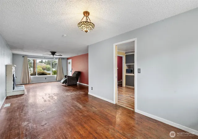 Photo 4 of Single family home for sale at 1805 N Vassault St, Tacoma, WA 98406 | MLS# NWM2555706 | Listing updated on 2026-09-23