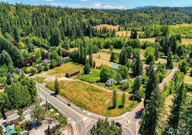 Photo 3 of Sale Pending at 7740 196th Avenue Ne, Redmond, WA 98053 | MLS# NWM2555714 | Listing updated on 2026-09-30