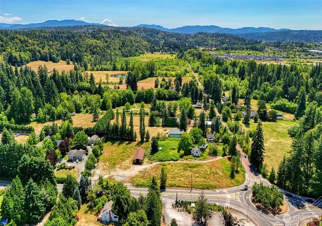 Photo 4 of Sale Pending at 7740 196th Avenue NE, Redmond, WA 98053 | MLS# NWM2555714 | Listing updated on 2026-09-30