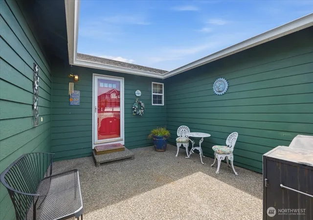Photo 2 of Single family home for sale at 3226 64th Avenue Ne, Marysville, WA 98270 | MLS# NWM2555837 | Listing updated on 2026-09-22