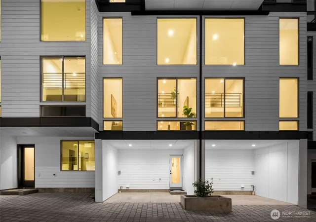 Photo 3 of Townhouse for sale at 4420 Midvale Ave N, Seattle, WA 98103 | MLS# NWM2555840 | Listing updated on 2026-10-01