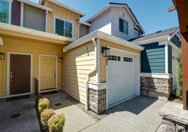 Photo 3 of Townhouse for sale at 22328 88th Way S #I105, Kent, WA 98031 | MLS# NWM2555876 | Listing updated on 2026-09-22
