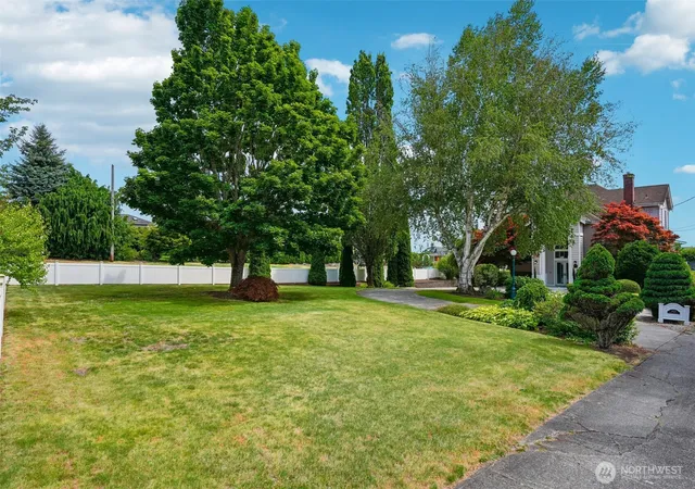 Photo 2 of Single family home for sale at 4608 Browns Point Blvd, Tacoma, WA 98422 | MLS# NWM2555900 | Listing updated on 2026-10-02