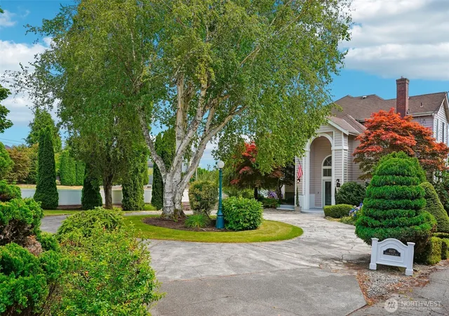 Photo 3 of Single family home for sale at 4608 Browns Point Blvd, Tacoma, WA 98422 | MLS# NWM2555900 | Listing updated on 2026-10-02