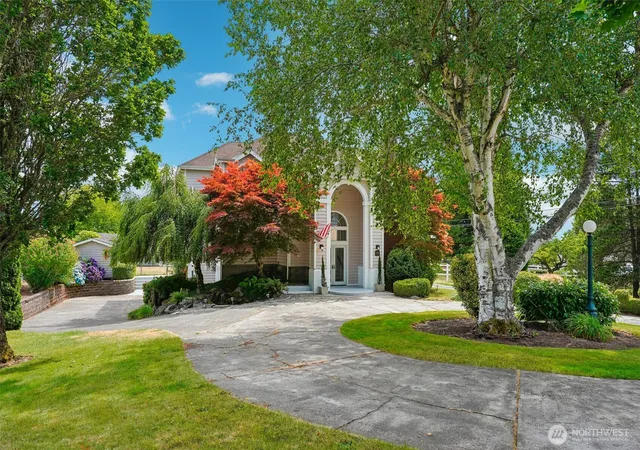 Photo 4 of Single family home for sale at 4608 Browns Point Blvd, Tacoma, WA 98422 | MLS# NWM2555900 | Listing updated on 2026-10-02