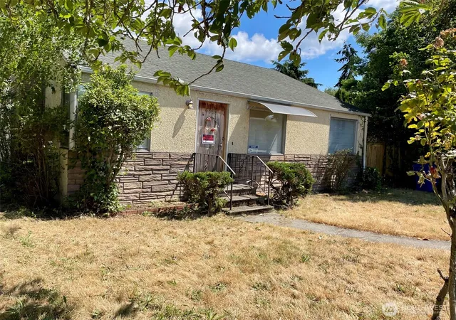 Photo 1 of Sale Pending at 9058 Wallingford Ave N, Seattle, WA 98103 | MLS# NWM2555910 | Listing updated on 2026-09-25