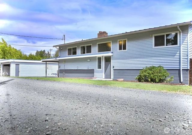 Photo 1 of Single family home for sale at 1012 Campbell Ave, Port Angeles, WA 98362 | MLS# NWM2555913 | Listing updated on 2026-09-21