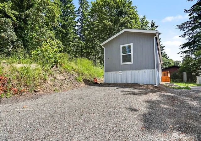 Photo 4 of Manufactured home for sale at 28454 168th Avenue SE #40, Kent, WA 98042 | MLS# NWM2555938 | Listing updated on 2026-09-22