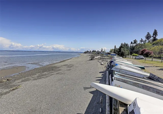 Photo 3 of Single family home for sale at 28 Zurich Ct, Camano Island, WA 98282 | MLS# NWM2555941 | Listing updated on 2026-09-22