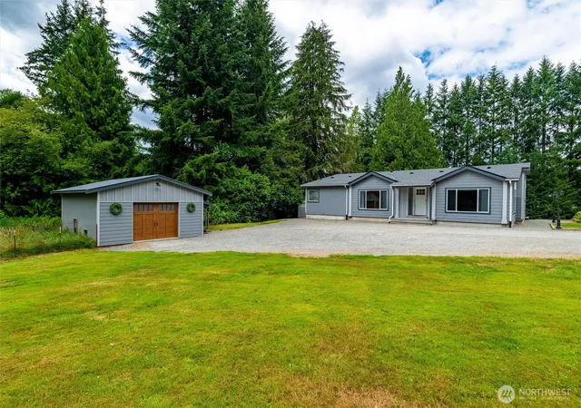 Photo 4 of Manufactured home for sale at 608 Alger Ccc Rd, Sedro Woolley, WA 98284 | MLS# NWM2555942 | Listing updated on 2026-09-22