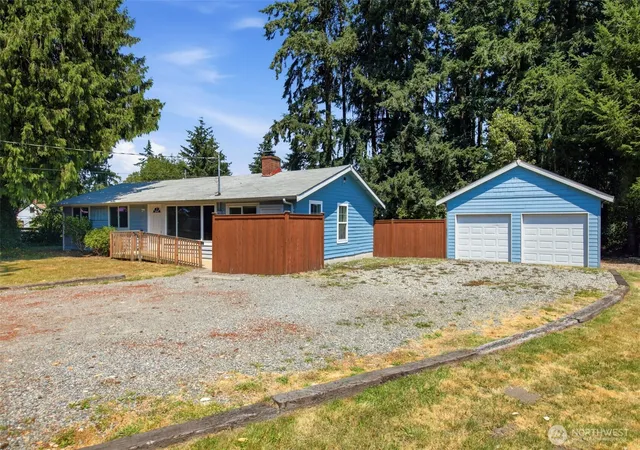 Photo 2 of Sale Pending at 6201 44th Avenue E, Tacoma, WA 98443 | MLS# NWM2555949 | Listing updated on 2026-09-25