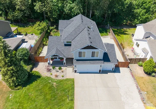 Photo 3 of Single family home for sale at 714 122nd Avenue Ct E, Edgewood, WA 98372 | MLS# NWM2555953 | Listing updated on 2026-09-30