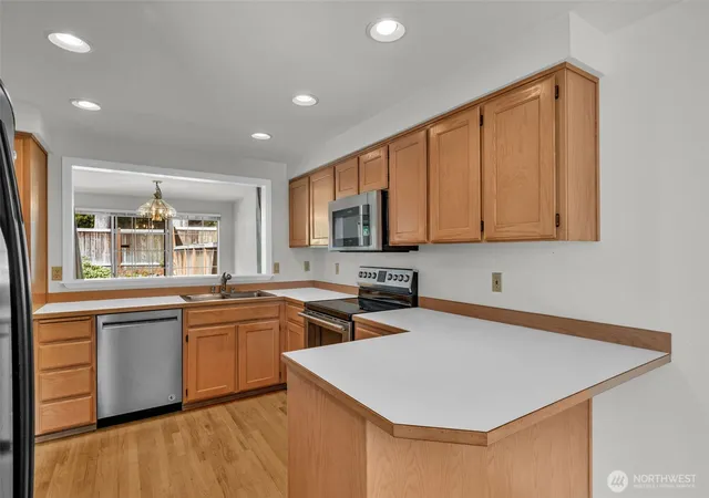 Photo 4 of Single family home for sale at 2016 Ml Pointe Dr SE, Mill Creek, WA 98012 | MLS# NWM2555956 | Listing updated on 2026-10-01
