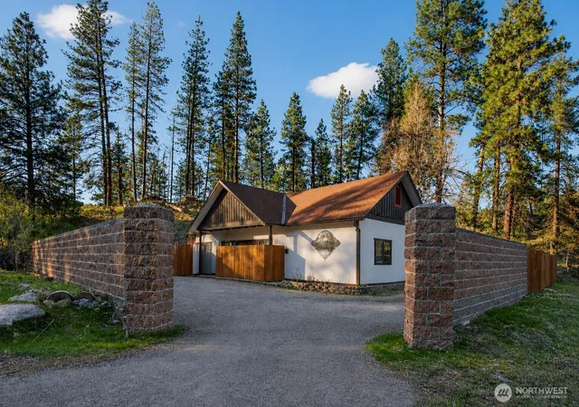 Photo 1 of Single family home for sale at 11550 Us Hwy 2, Leavenworth, WA 98826 | MLS# NWM2555961 | Listing updated on 2026-10-16