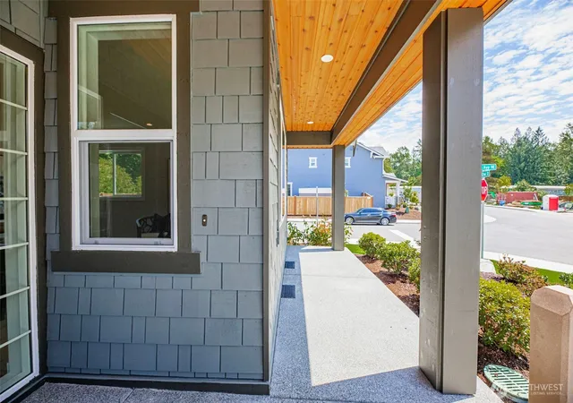 Photo 4 of Single family home for sale at 45021 SE Tanner Rd, North Bend, WA 98045 | MLS# NWM2555963 | Listing updated on 2026-09-22