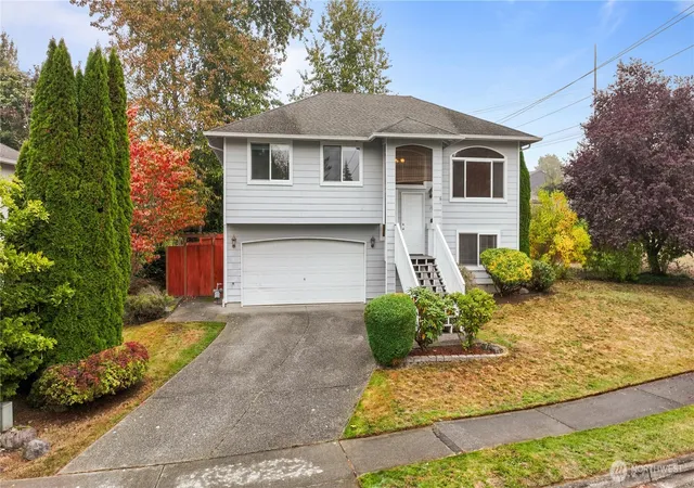 Photo 1 of Single family home for sale at 19601 Knoll Dr, Arlington, WA 98223 | MLS# NWM2555964 | Listing updated on 2026-10-09