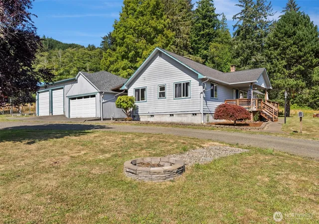 Photo 2 of Single family home for sale at 22 Pollari Rd, Raymond, WA 98577 | MLS# NWM2555981 | Listing updated on 2026-09-22