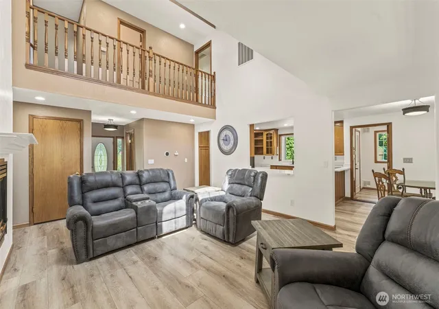 Photo 4 of Single family home for sale at 11915 151st Avenue Ct E, Puyallup, WA 98374 | MLS# NWM2555991 | Listing updated on 2026-09-22