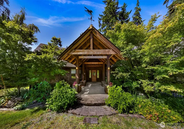 Photo 2 of Single family home for sale at 6701 Holst Rd, Clinton, WA 98236 | MLS# NWM2556003 | Listing updated on 2026-09-22