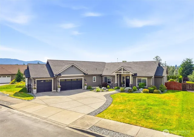 Photo 1 of Single family home for sale at 162 Mountain Crst Ln, Eatonville, WA 98328 | MLS# NWM2556090 | Listing updated on 2026-09-29
