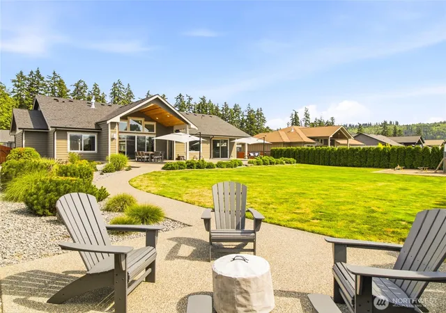 Photo 2 of Single family home for sale at 162 Mountain Crst Ln, Eatonville, WA 98328 | MLS# NWM2556090 | Listing updated on 2026-09-29