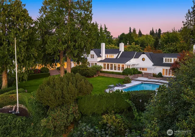 Photo 3 of Mansion for sale at 3727 Shore Ave, Everett, WA 98203 | MLS# NWM2556097 | Listing updated on 2026-09-22