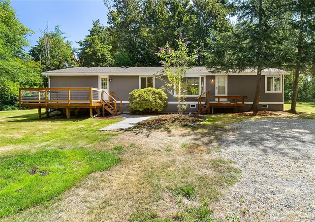 Photo 2 of Manufactured home for sale at 390 Van Wyck Rd, Bellingham, WA 98226 | MLS# NWM2556111 | Listing updated on 2026-09-24