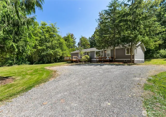 Photo 4 of Manufactured home for sale at 390 Van Wyck Rd, Bellingham, WA 98226 | MLS# NWM2556111 | Listing updated on 2026-09-24