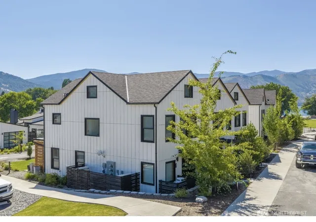 Photo 3 of Condo for sale at 1 Ponderosa Ct #4C, Manson, WA 98831 | MLS# NWM2556131 | Listing updated on 2026-09-22