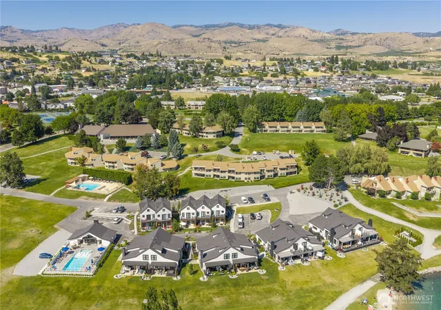 Photo 4 of Condo for sale at 1 Ponderosa Ct #4C, Manson, WA 98831 | MLS# NWM2556131 | Listing updated on 2026-09-22