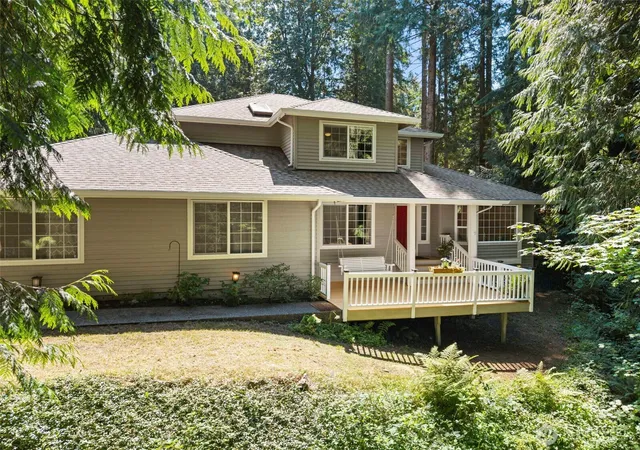 Photo 3 of Single family home for sale at 31663 Ne 106th Street, Carnation, WA 98014 | MLS# NWM2556132 | Listing updated on 2026-09-26