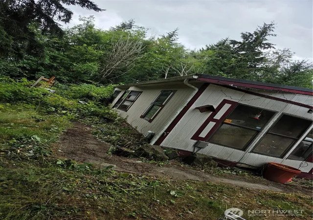 Photo 3 of Manufactured home for sale at 14140 Old Hwy 99 SE, Tenino, WA 98589 | MLS# NWM2556146 | Listing updated on 2026-10-01