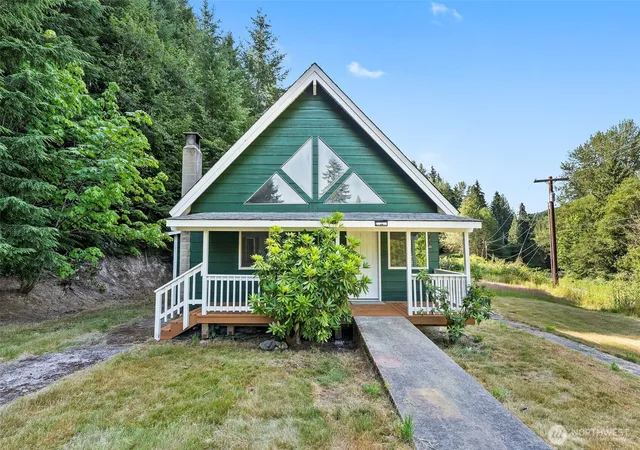 Photo 1 of Sale Pending at 995 Davis Lake Rd, Morton, WA 98356 | MLS# NWM2556168 | Listing updated on 2026-10-02