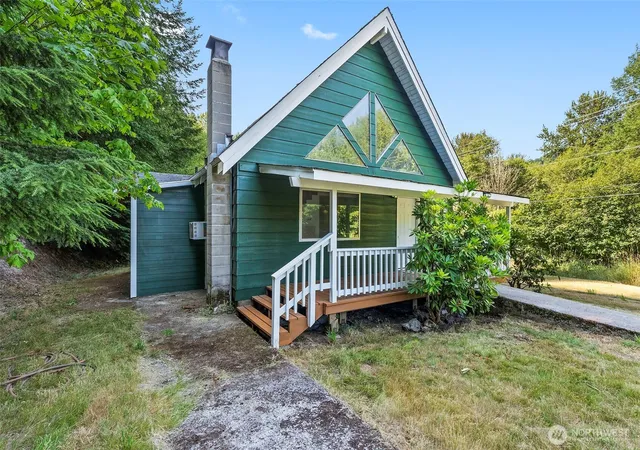 Photo 2 of Sale Pending at 995 Davis Lake Rd, Morton, WA 98356 | MLS# NWM2556168 | Listing updated on 2026-10-02