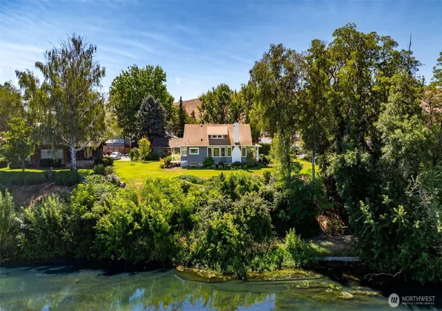 Photo 3 of Single family home for sale at 106 7th Street, Prosser, WA 99350 | MLS# NWM2556222 | Listing updated on 2026-10-06