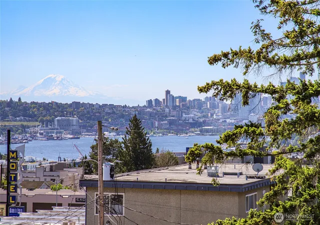 Photo 3 of Single family home for sale at 4222 Linden Ave N, Seattle, WA 98103 | MLS# NWM2556234 | Listing updated on 2026-09-24