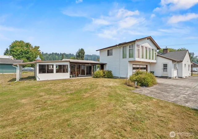 Photo 2 of Single family home for sale at 2631 48th Avenue, Longview, WA 98632 | MLS# NWM2556235 | Listing updated on 2026-09-22